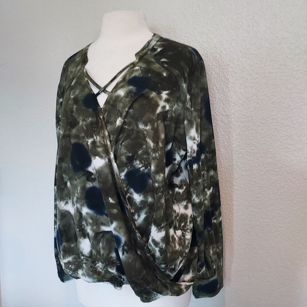 Rock & Republic Army Green Tie Dye Wrap Front Long Sleeve V-neck Blouse Size XL - Picture 4 of 11